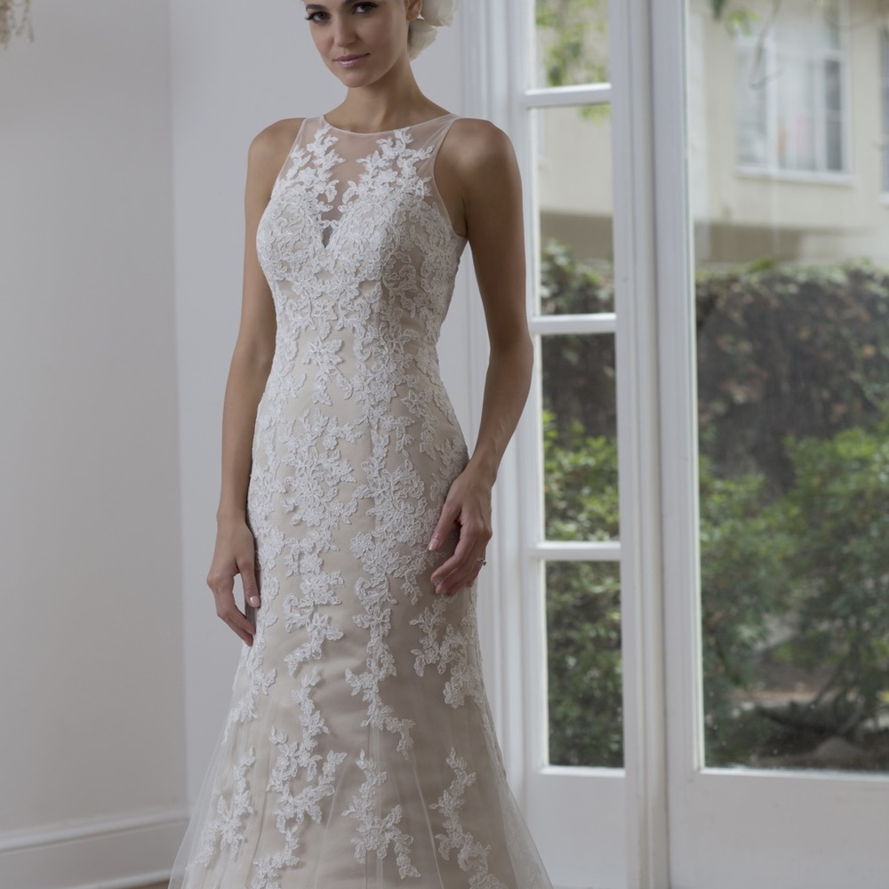 Venus Bridal Wedding Gown
